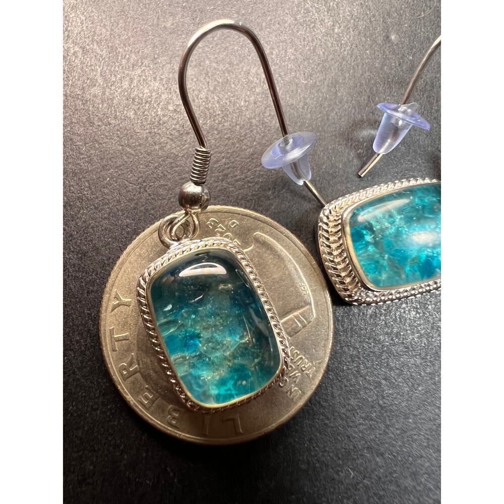 NEW neon apatite in matrix in platinum over copper - Picture 5 of 16